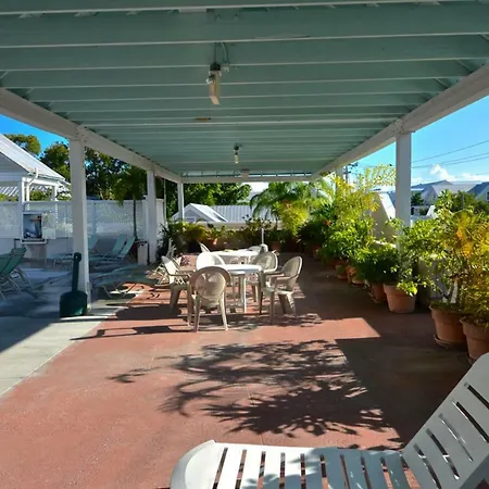 Casa Caribe @ Duval Square Hotel